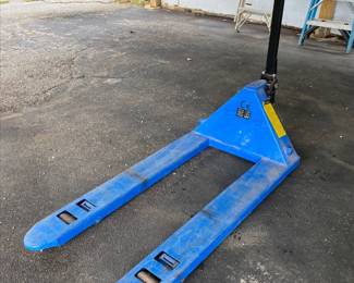 Pallet jack
