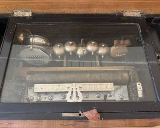 Antique Swiss Cylinder Music Box With Drums & Bells. In Great Working Condition. Photo 3 of 4.