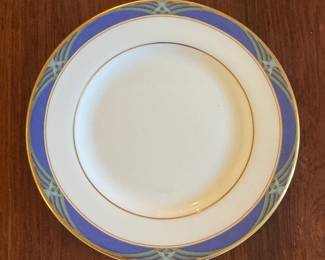 Royal Doulton "Regalia" Bone China. Set Includes - 12 Dinner, 12 Salad, 12 Bread & Butter, 12 Cream Soup Bowls, 5 Tea Cups & Saucer, 5 Coffee Cups & Saucers, 8 Fruit / Cereal Bowls, & 3 Serving Pieces. Photo 3 of 5.