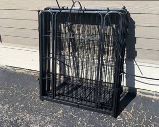 Dog kennel 12-15' round. barely used. 