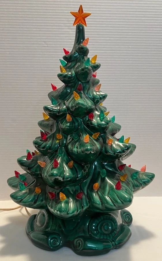  01 Vintage Ceramic Light Up Chritsmas Tree 