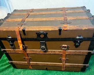 Cedar Wood Trunk W Wheels