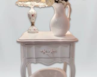 Dixie Night Stand With Floral Lamp Faux Flower Arrangement