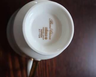 picture  on  back  of  china