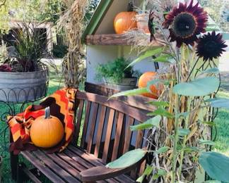 Fresh plants and benches for your outdoor spaces