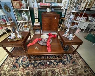 This is a great set of barely twist end tables/coffee table