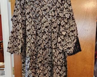 Size M and still has the tags