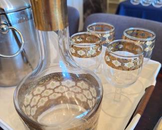 Culver Valencia decanter and glass set