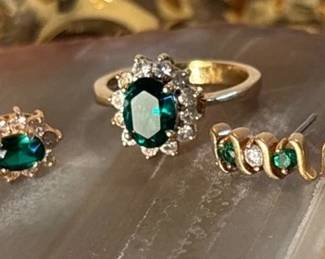 Emerald Look Ring W 2 Sets Earrings