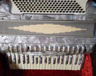 AntiqueVintage Titano Accordion