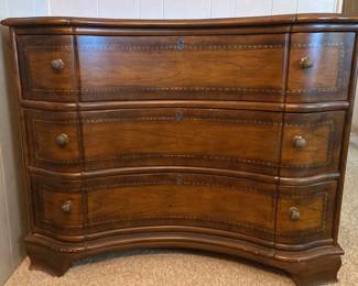 Hooker Furniture 3Drawer Bachelor Chest