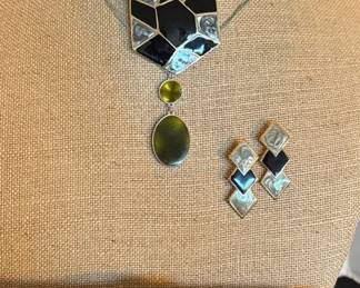 Black W Moss Green Jewelry Set