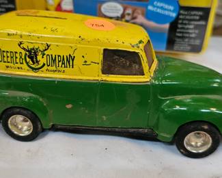 VINTAGE JOHN DEERE TRUCK TOY