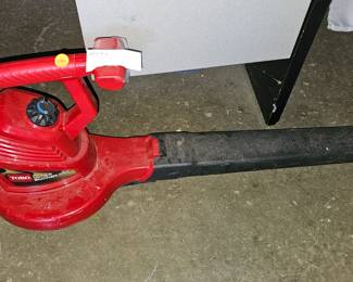 LEAF BLOWER