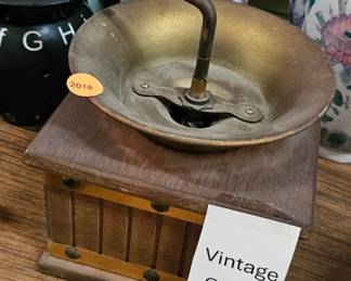 VINTAGE COFFEE GRINDER
