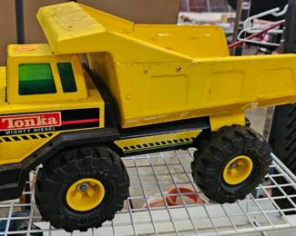 TONKA DUMP TRUCK TOY