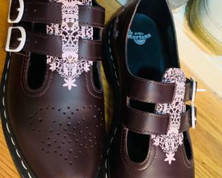 Dr. Martens- New