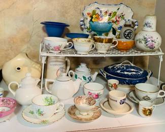 Vintage Teacups / Teapots