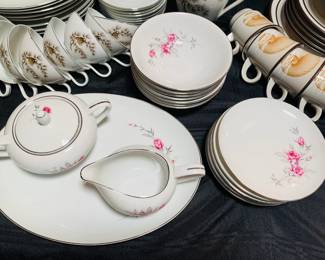 Luncheon Plates / Bowls