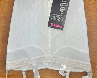 NWT Vintage Subtract Size 28 Open Bottom Girdle