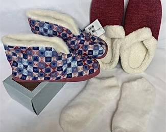 New Vtg Hanes Sz 8-9 Slippers, Wishcotton Sz 9.5-10.5 and Fuzzy Socks