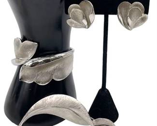 Vtg Trifari Silver Toned Leaf Hinged Cuff Bracelet, Brooch, & Clip-On Earrings