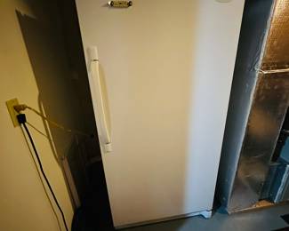 Fridgidaire refrigerator in good working condition