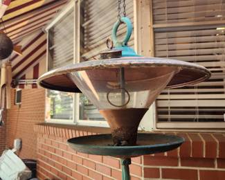 Tom Torrens atomic bird feeder