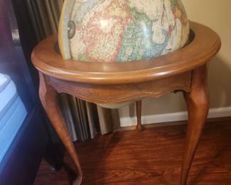 Globe Lamp Table