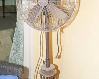 Upright Deco Breeze outdoor fan