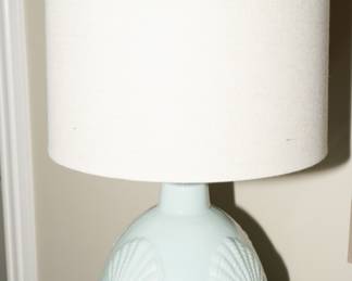 Light blue ceramic seashell table lamp