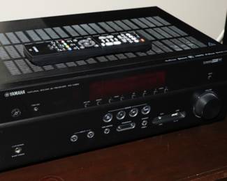 Yamaha RX-V483 receiver