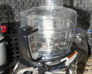 Cuisinart food processor with accessories