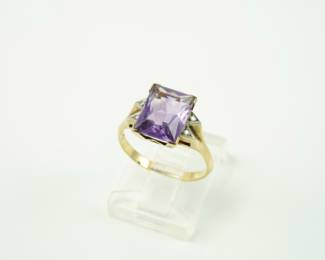 Amethyst, diamond & 14k ring