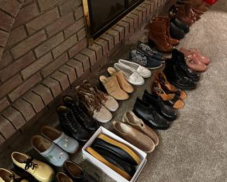 So many shoes - all $5 each some never worn

Authentic Vintage Justin Ropers $25