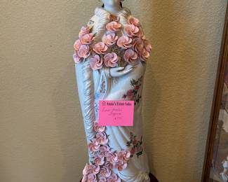 Lovely Asian statue and plant stand