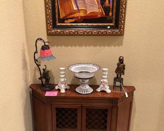 Vintage console cabinet, lamp