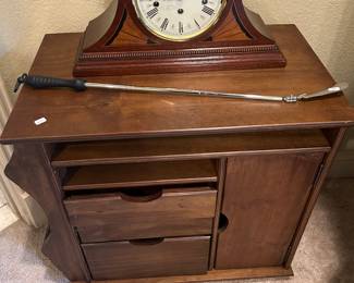 Howard Miller mantle clock, magazine table