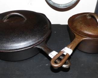 2 Covered Cast Iron Cookware