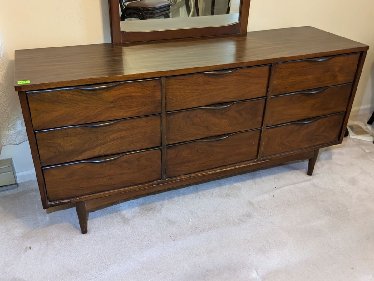 10/24 Online Estate Auction in Hopewell, VA 23860 starts on 9/27/2024