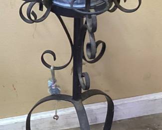WROUGHT IRON BEVERAGE HOLDER STAND