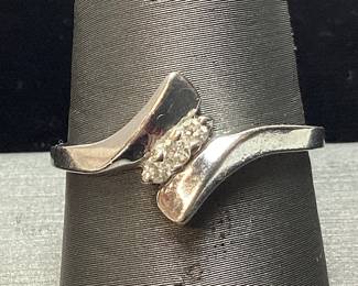 14KT WHITE GOLD DIAMOND RING, SIZE 9.75,