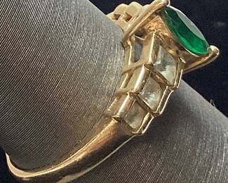GOLD & EMERALD RING