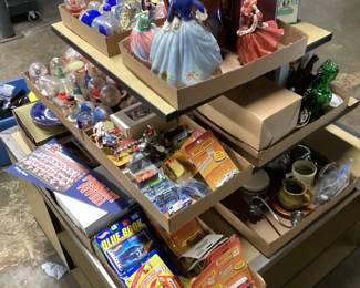 CHOICE SHELF LOT, COLLECTIBLES, MATCHBOX, SNOW GLOBES, FIGURINES