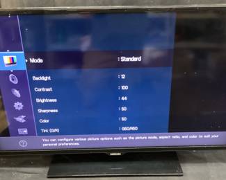 40'' SAMSUNG FLATSCREEN TELEVISION