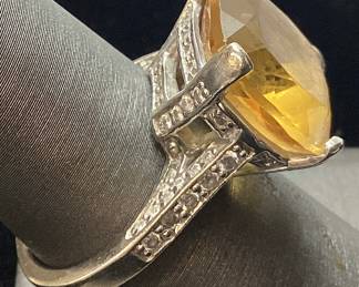 14KT GOLD CITRINE & DIAMOND RING,