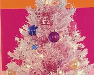 2001 TOYS R US PINK & SPARKLY BARBIE HOLIDAY TREE