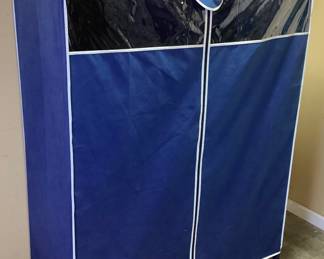 PORTABLE ZIP UP CLOTHES CLOSET