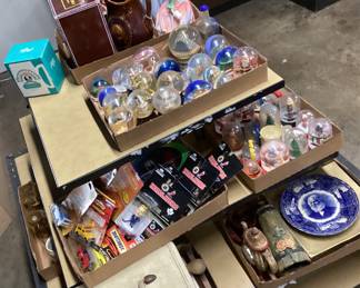 CHOICE SHELF LOT, COLLECTIBLES, MATCHBOX, SNOW GLOBES, FIGURINES