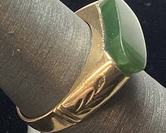 14KT YELLOW GOLD JADE RING, SIZE 6, 3.5g